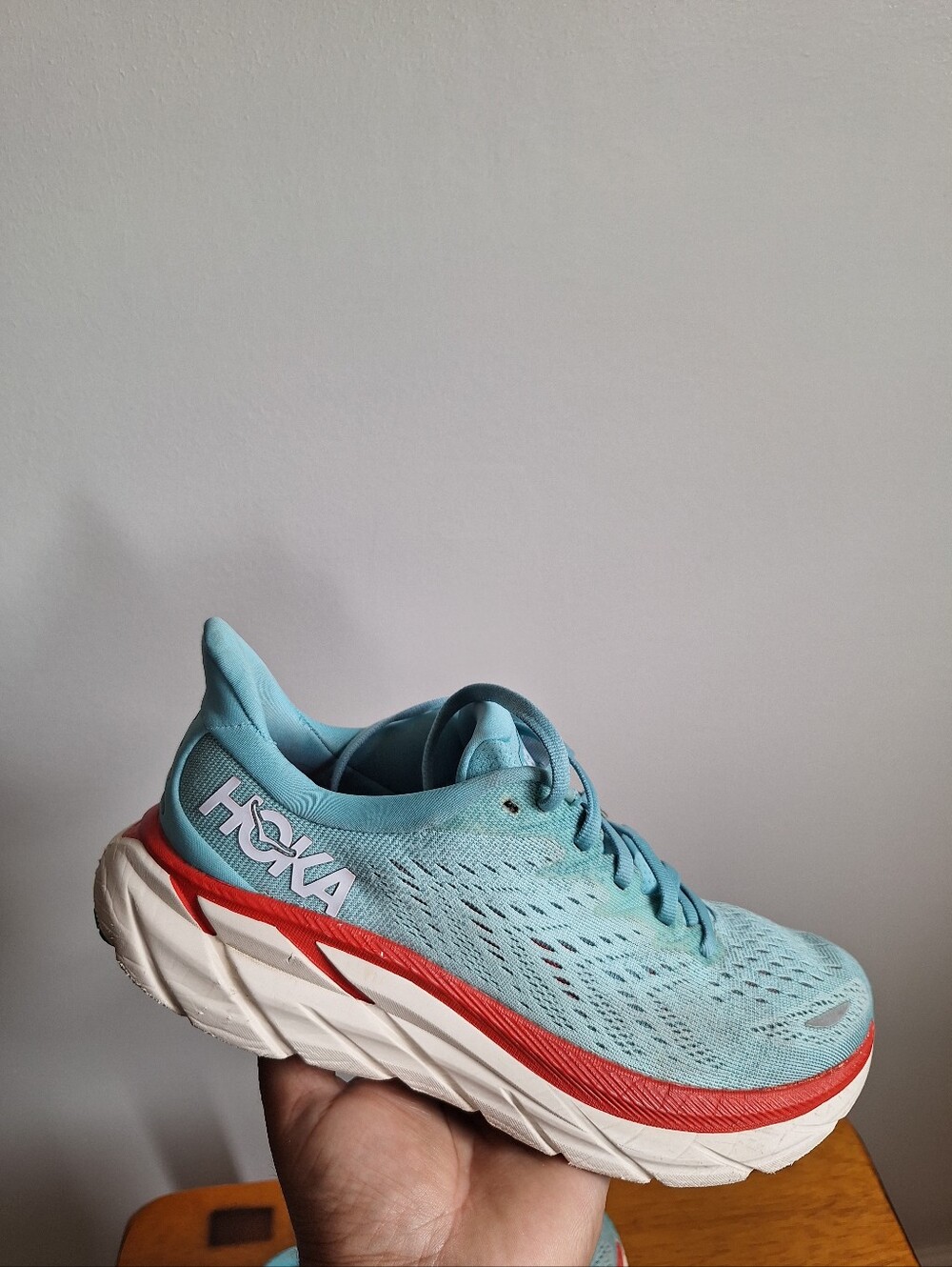 Hoka One One Clifton 8 Womens Size 6.5B